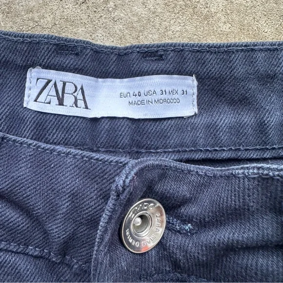 Zara blue denim straight leg jeans jorts shorts
Size 31 waist - Picture 4 of 8